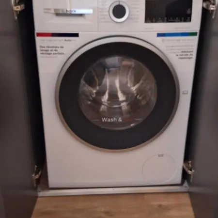 Rouen, Studio, Lumineux Avec Parking Souterrain, Menage Et Linge Inclus *